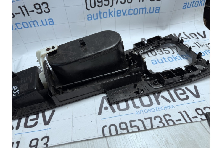 Накладка центральной консоли VW Passat [B7] 2011-2015 561862534A