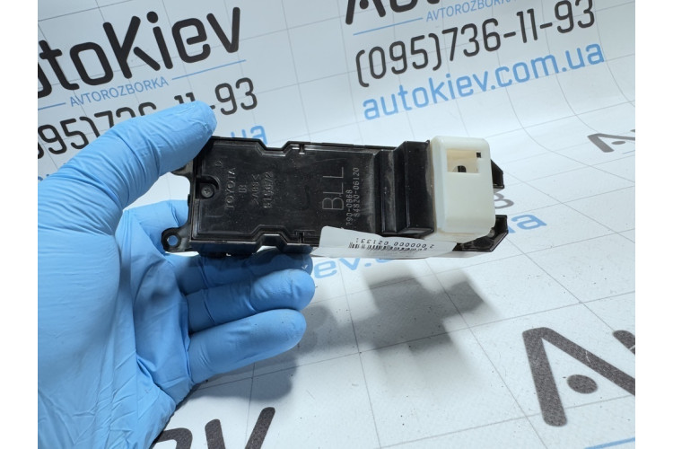 Кнопка стеклоподъемника Toyota Camry V50 2011-2018 8482006120