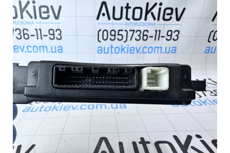 Блок управления кондиционером Toyota Camry V30 2001-2006 8865006671