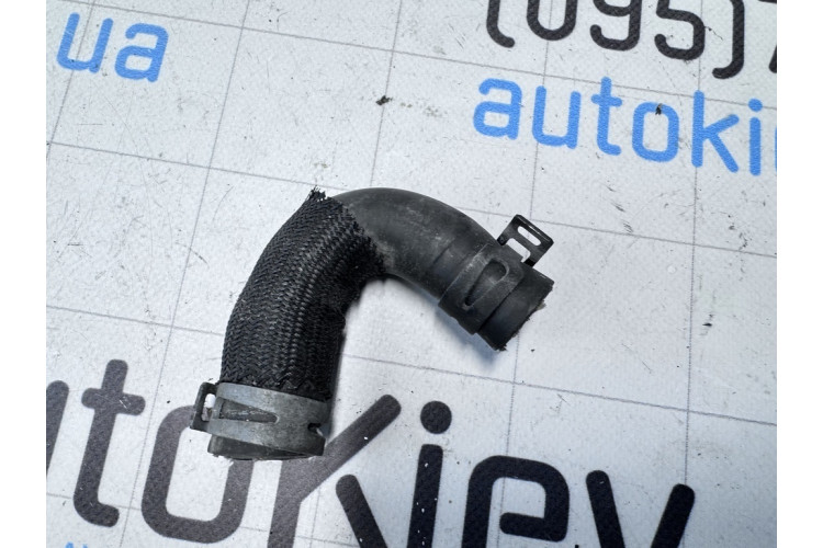 Шланг системи охолодження Audi Q5 [8R] 2008-2017 06E121082P