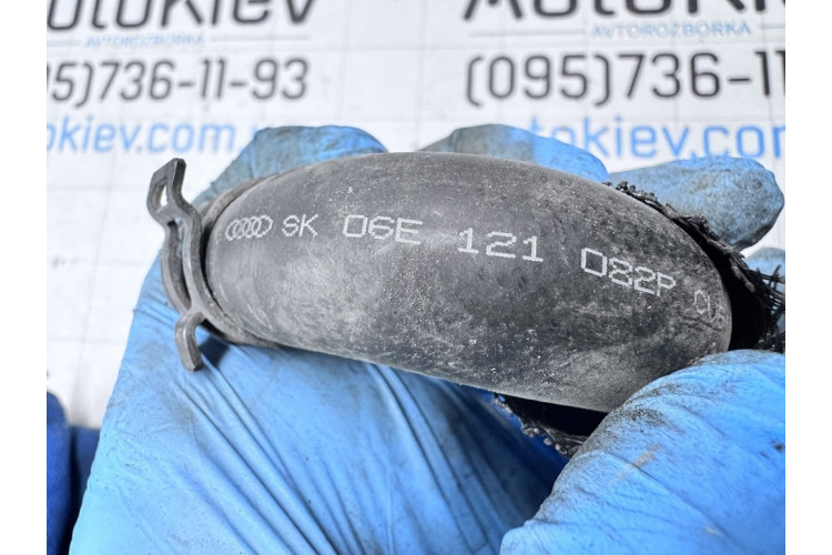 Шланг системи охолодження Audi Q5 [8R] 2008-2017 06E121082P