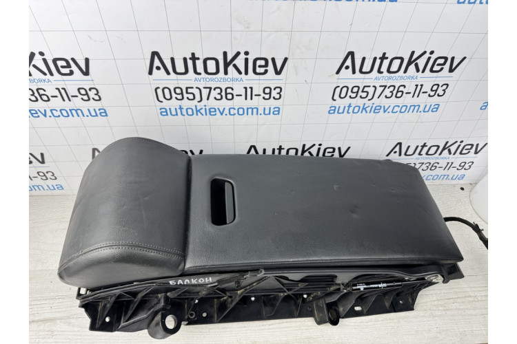 Підлокітник задній (чорного кольору) Audi A8 S8 D4 4H 2010-2017 4H0885076L
