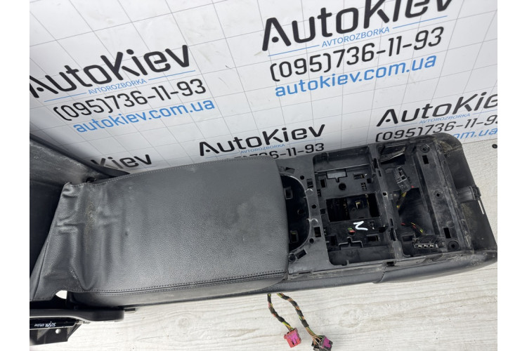 Підлокітник задній (чорного кольору) Audi A8 S8 D4 4H 2010-2017 4H0885076L