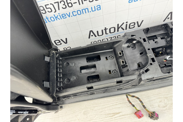 Підлокітник задній (чорного кольору) Audi A8 S8 D4 4H 2010-2017 4H0885076L