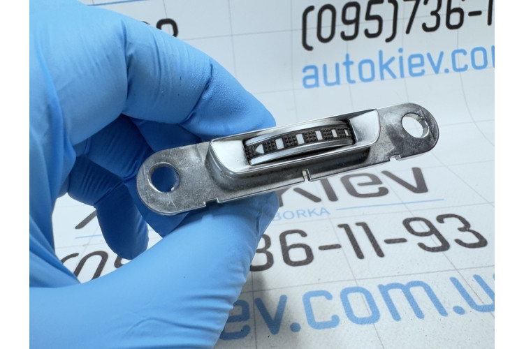 Регулятор повітроводу передній Audi A8 [4H] 2010-2017 4H1820912A