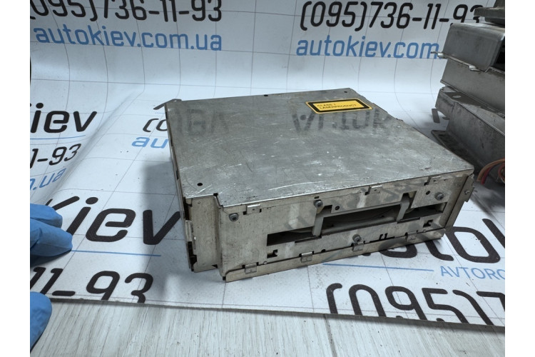 Модуль CD ченджер от магнитолы Mercedes Benz W220 1998-2005 A2208207126 Модуль CD ченджер от магнитолы Mercedes Benz W220 1998-2005 A2208207126