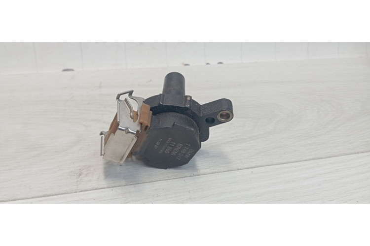 Котушка запалювання BMW 3-serie E46 1998-2005 1748017 Котушка запалювання BMW 3-serie E46 1998-2005 1748017