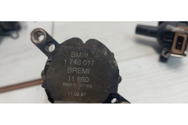 Котушка запалювання BMW 3-serie E46 1998-2005 1748017 Котушка запалювання BMW 3-serie E46 1998-2005 1748017