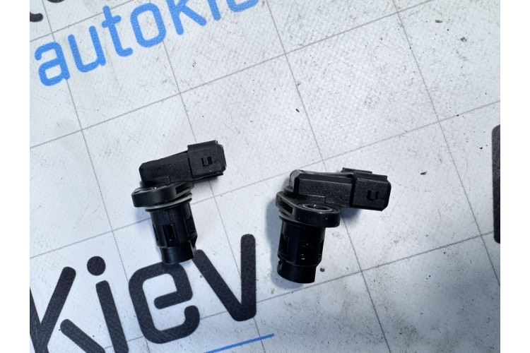 Датчик положення розподільного валу Hyundai Elantra 2006-2011 3935023910