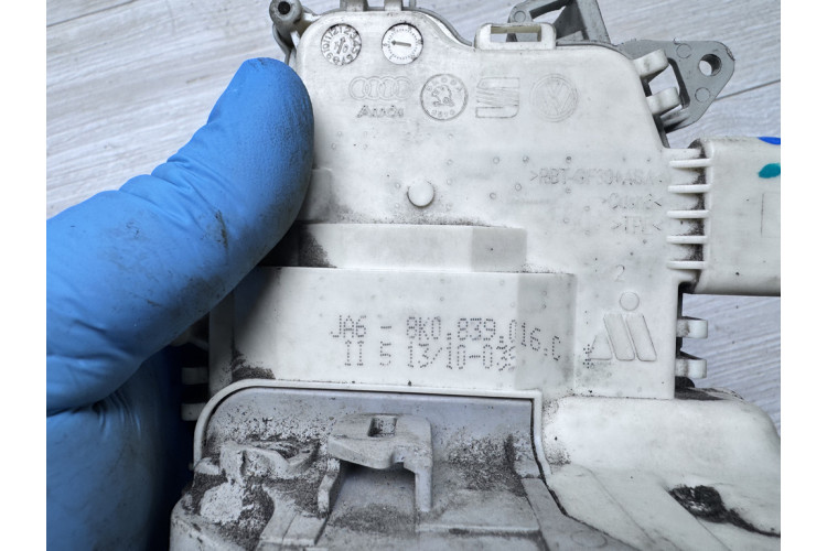 Замок двери задней правой Audi A4 [B8] 2007-2015 8K0839016C