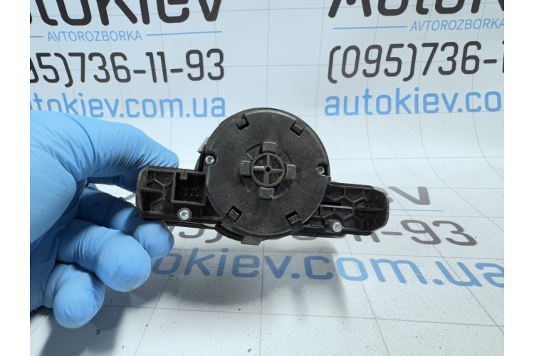 Перемикач світла фар Mercedes Benz C117 CLA 2013-2019 A2049053003 Перемикач світла фар Mercedes Benz C117 CLA 2013-2019 A2049053003