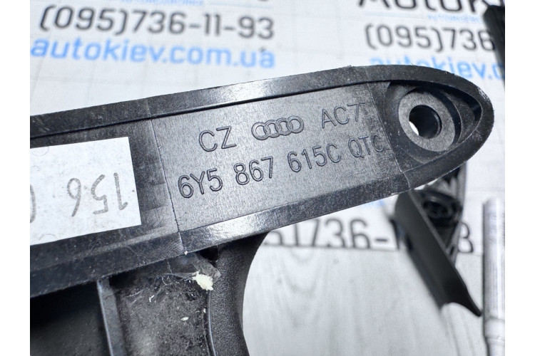 Гачок для сумок у багажник Skoda Fabia 1999-2007 6Y5867615CQTC Гачок для сумок у багажник Skoda Fabia 1999-2007 6Y5867615CQTC