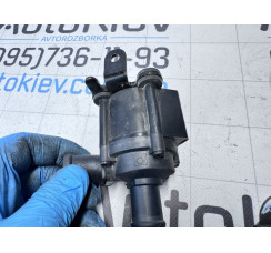 Насос склоомивача VW New Beetle 2012-2019