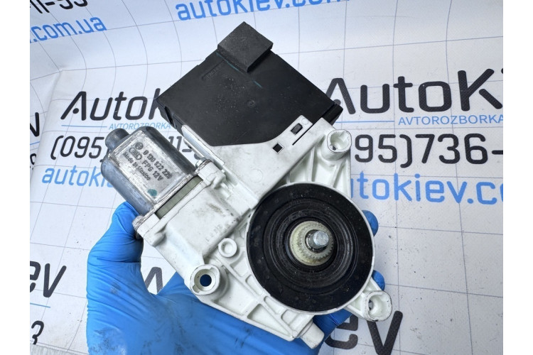 Комп'ютер двері передньої правої VW Passat [B7] 2011-2015 3C0959792B