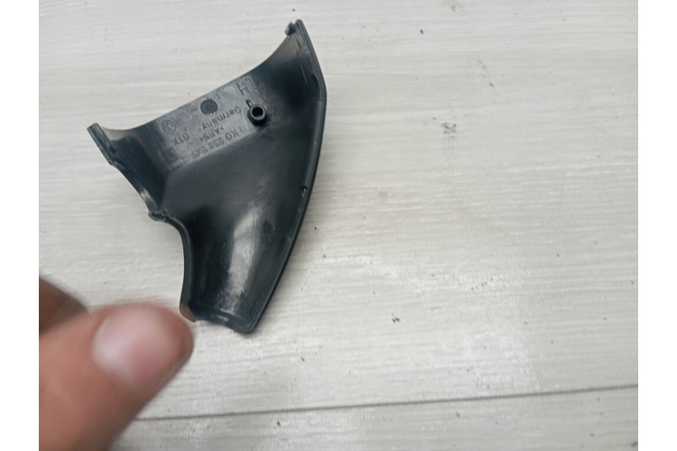 Накладка (крышка кронштейна зеркала салона) Seat Leon (1P1) 2005-2013 1K0858547 Накладка (крышка кронштейна зеркала салона) Seat Leon (1P1) 2005-2013 1K0858547