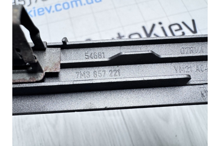 Декоративная накладка торпедо Ford Galaxy 1995-2006 7M3857221 Декоративная накладка торпедо Ford Galaxy 1995-2006 7M3857221