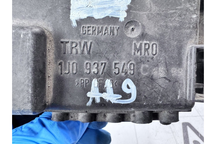 Блок запобіжників VW Polo 2001-2009 1J0937549 Блок запобіжників VW Polo 2001-2009 1J0937549