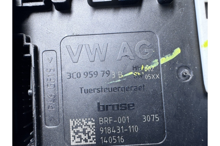 Мотор стеклоподъемника двери передней левой VW Passat CC 2008-2017 3C0959793B Мотор стеклоподъемника двери передней левой VW Passat CC 2008-2017 3C0959793B