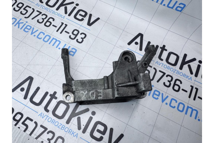 Кронштейн насоса гур Audi A6 [C5] 1997-2004 078145383G