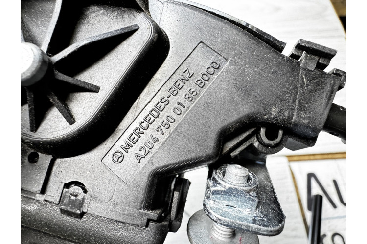 Замок крышки багажника (двери 3/5-й задней) Mercedes Benz GLK-Class X204 2008-2015 A2047500185