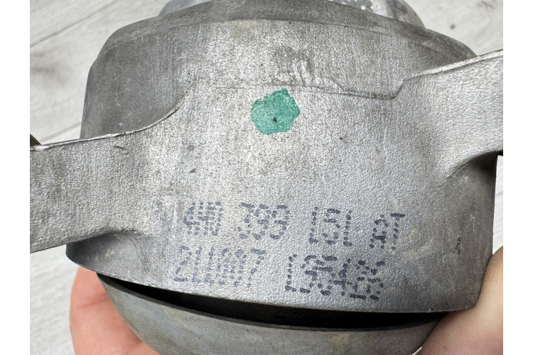 Подушка трансмиссии (опора коробки передач, левая) Audi A8 4H 2010-2017 4H0399151AT