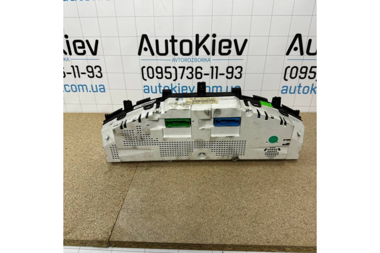 Панель приладів VW Touareg 2002-2010 7L6920881A