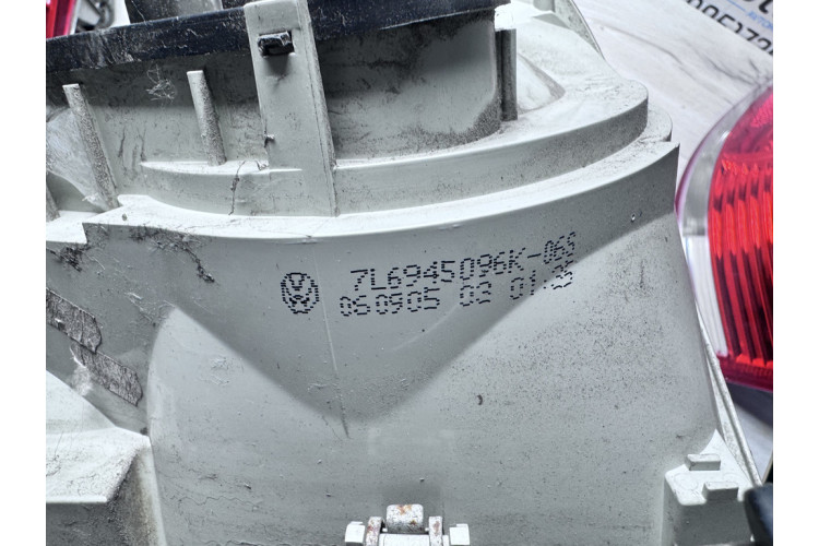 Фонарь задний правый внешний VW Touareg 2002-2010 7L6945096K Фонарь задний правый внешний VW Touareg 2002-2010 7L6945096K