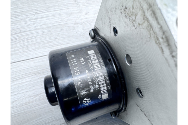 Блок управління АБС (ABS) Volkswagen Touareg 2002-2010 7L0907379G