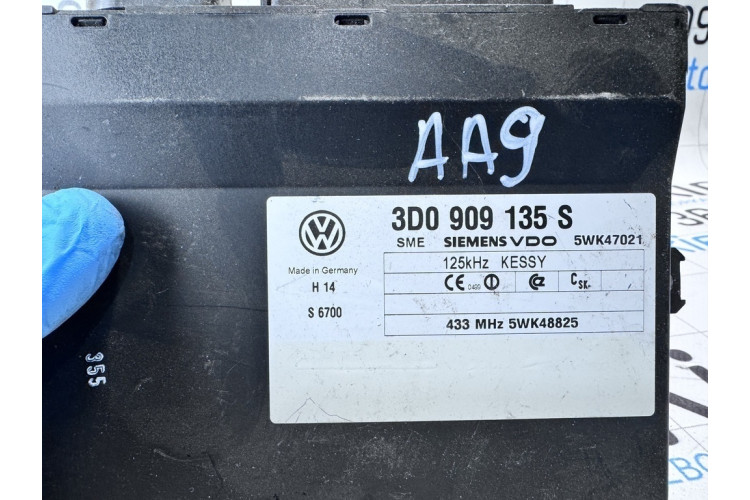 Блок управления центральным замком VW Touareg 2002-2010 3D0909135S