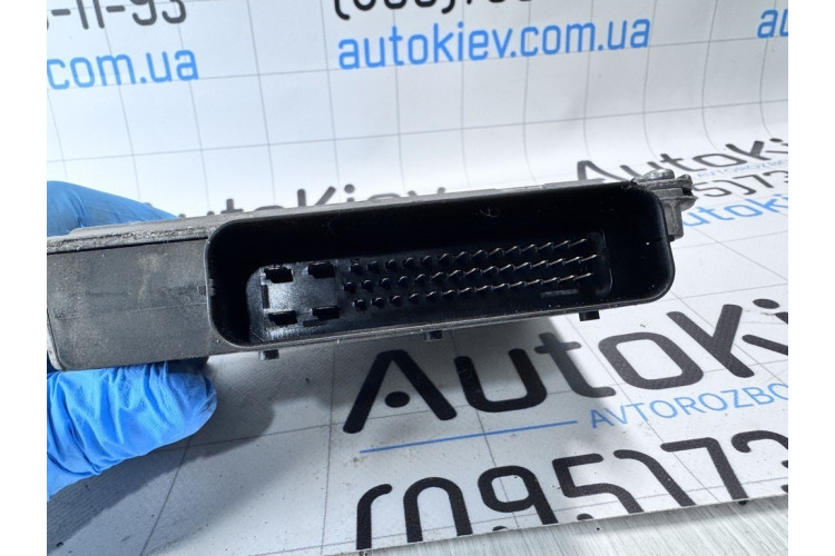 Блок управления блокировки дифференциала VW Touareg 2002-2010 0AC927771C