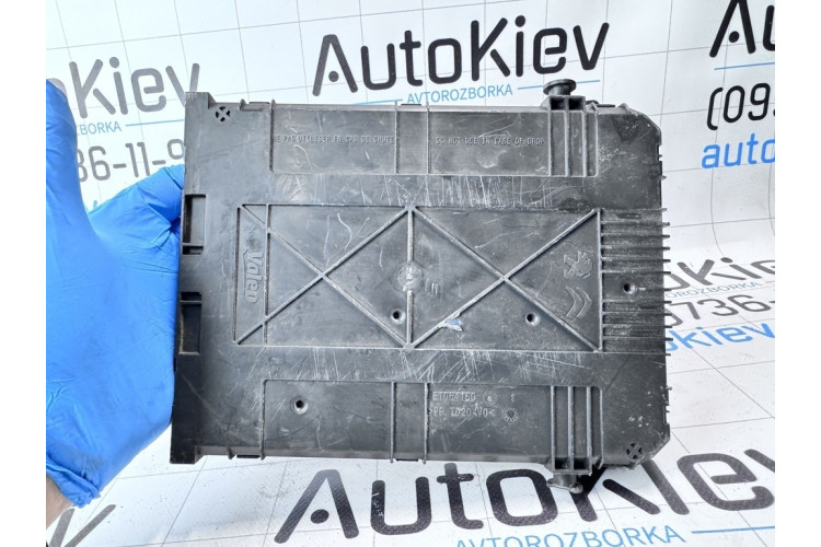 Блок предохранителей bsi Peugeot Citroen 9819849680