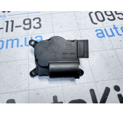 Моторчик заслонки печки VW Touareg 2002-2010
