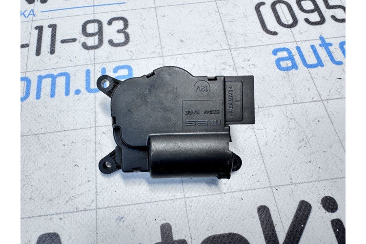 Моторчик заслонки печки VW Touareg 2002-2010 52411483R03