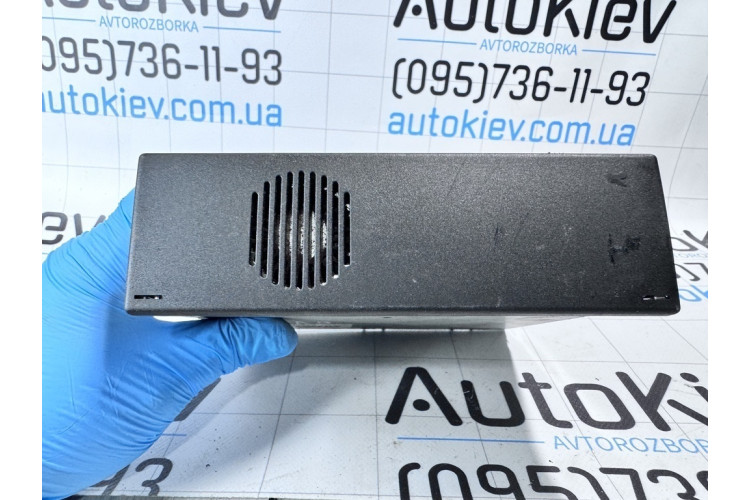 Блок управления мультимедийной системой TV тюнер VW Touareg 2002-2010 7L6919146D