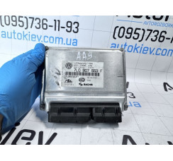 Блок керування пневмопідвіскою VW Touareg 2002-2010