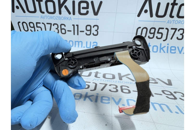 Кнопки руля левая сторона VW Touareg 2002-2010 3D0959537E Кнопки руля левая сторона VW Touareg 2002-2010 3D0959537E