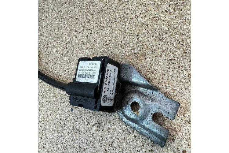Датчик поперечного прискорення VW Touareg 2002-2010 7L0907673C Датчик поперечного прискорення VW Touareg 2002-2010 7L0907673C