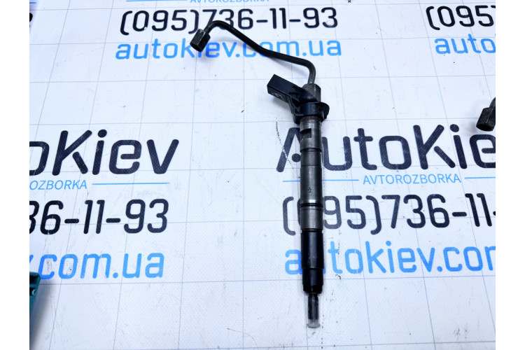 Форсунка топлива дизельная VW Phaeton 2002-2016 059130277Q