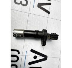 Датчик положення (оборотів колінвалу) Toyota Camry V50