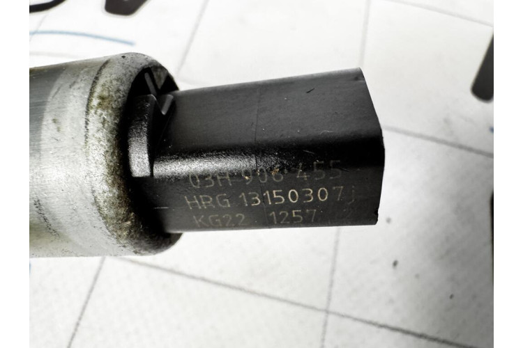 Клапан електромагнітний положення (фаз розподільного валу) Porsche Cayenne 03H906455