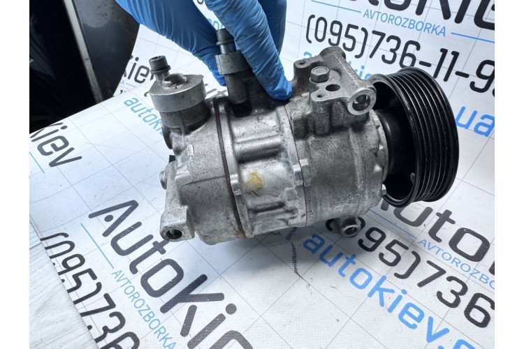 Компрессор кондиционера Volkswagen Passat B8 5Q0820803F