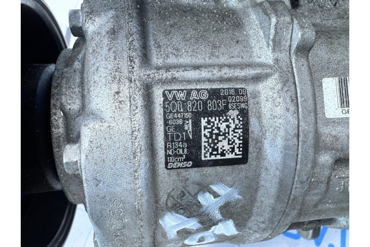Компрессор кондиционера Volkswagen Passat B8 5Q0820803F