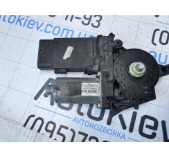 Мотор склопідйомника лівий Skoda Octavia