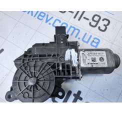 Мотор склопідйомника двері передньої правої Skoda Fabia Mk2