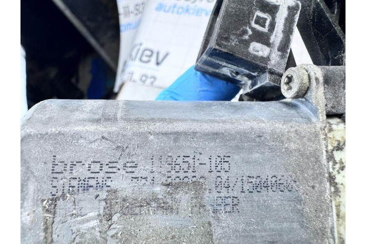 Мотор стеклоподъемника передний Mercedes-Benz S W220 119651105