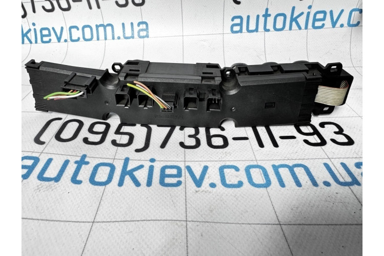 Блок кнопок центральной панели Mercedes-Benz S W220 2208215851