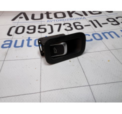 Кнопка открытия багажника Audi A8 4H