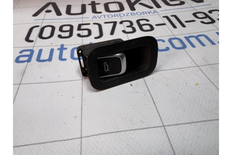 Кнопка відкриття багажника Audi A8 4H 4H0868397