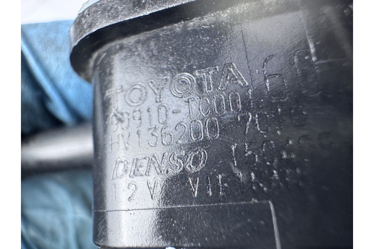 Клапан електромагнітний вакуумний Lexus GS 300 350 430 450H (2005-2012) 1362007010