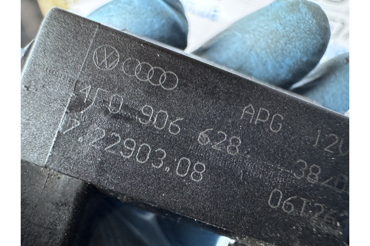 Клапан перетворювач тиску наддуву (соленоїд) Audi A4 S4 B6 8E 8H (2001-2005) 4E0906628
